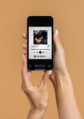 Affiche photo numérique personnalisé style lecteur Spotify avec code scannable pour écouter de la musique, idée cadeau couple, amis et famille.