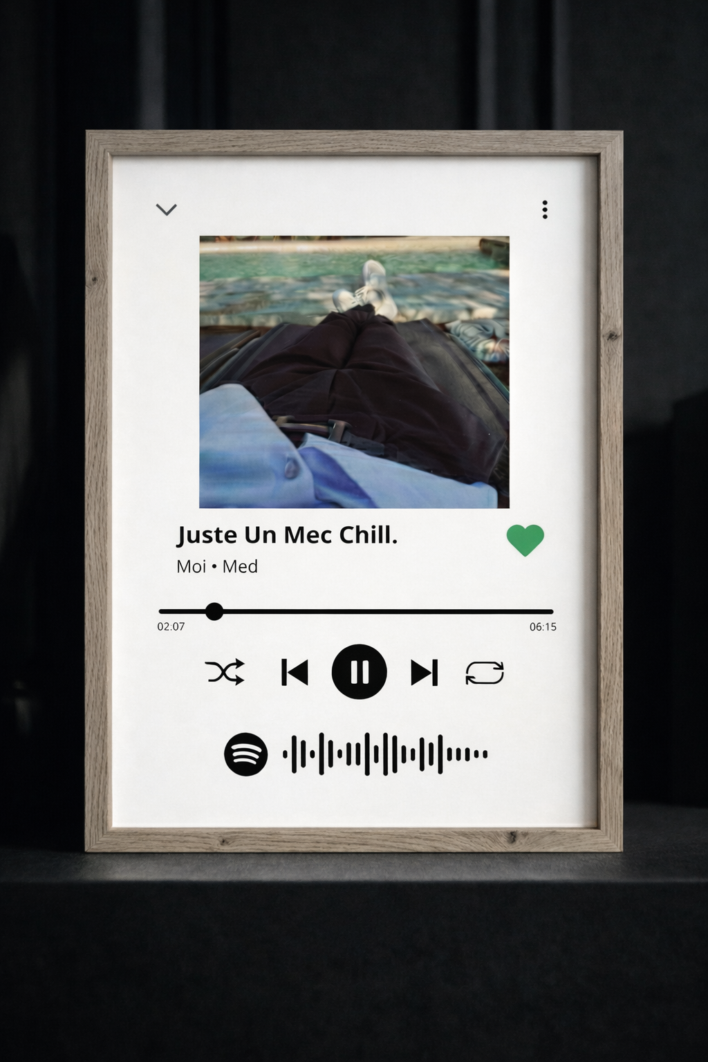 Cadre photo personnalisé style lecteur Spotify avec code scannable pour écouter de la musique, idée cadeau couple, amis et famille.